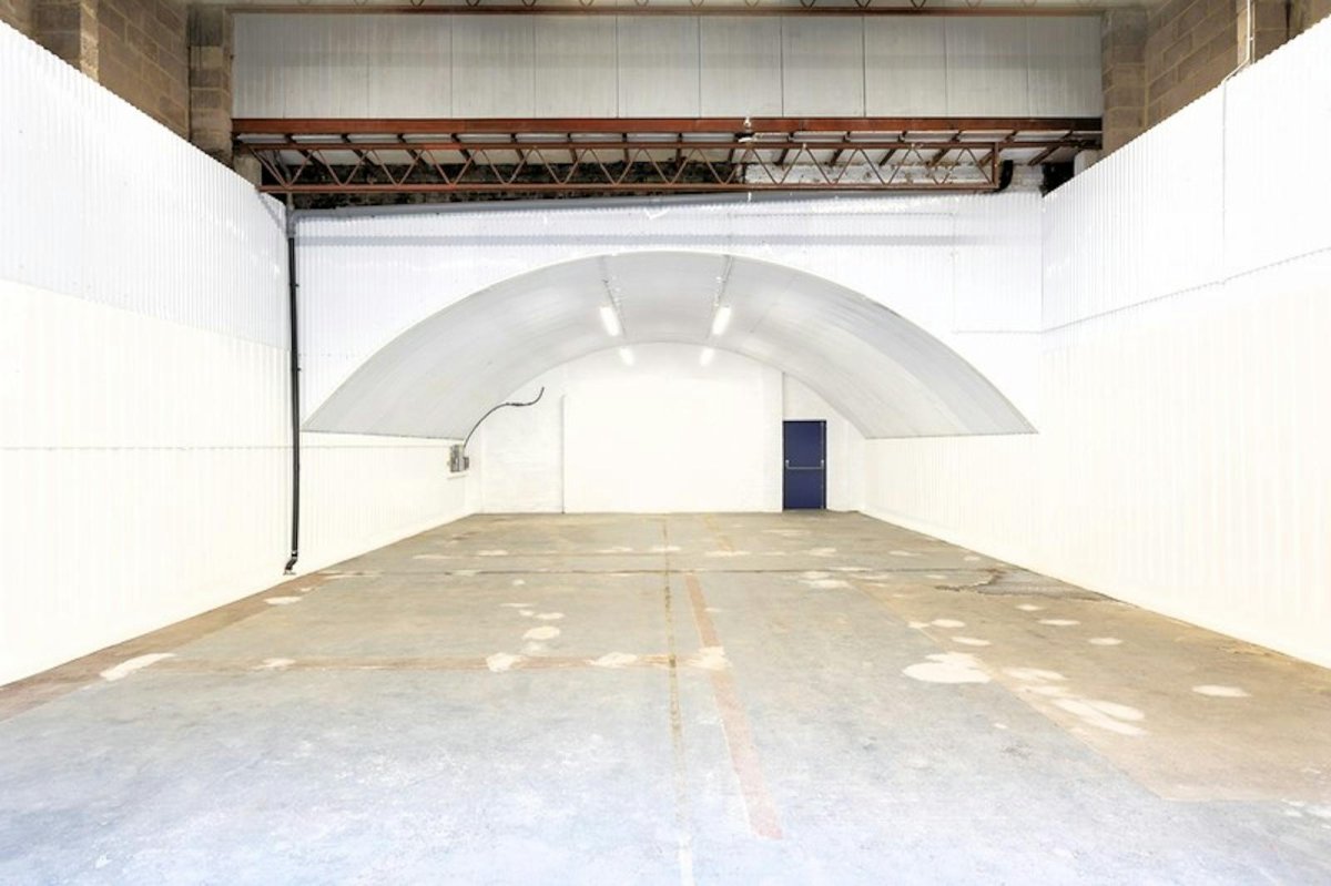 Industrial Unit in Hackney, London - photo 2