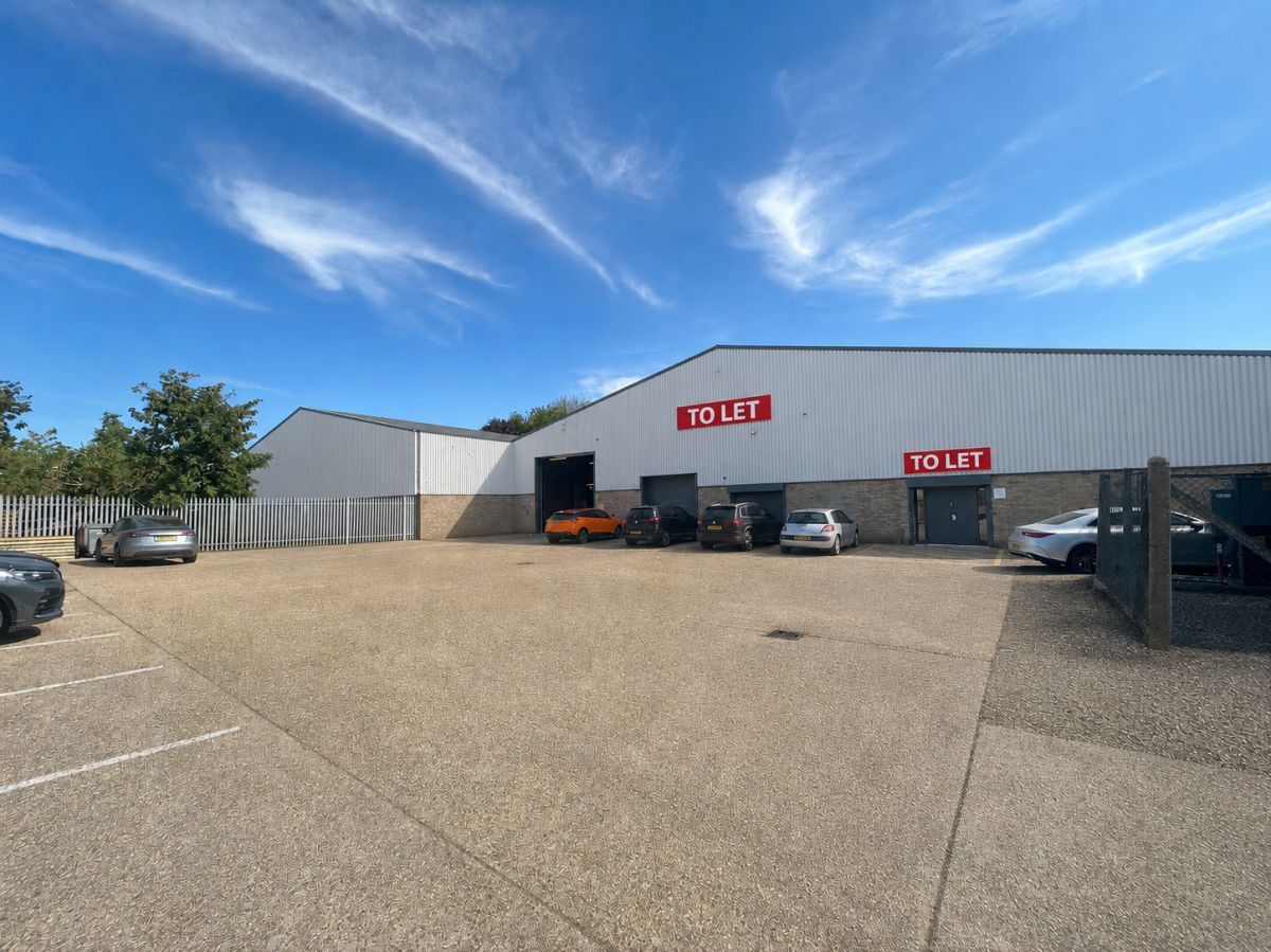 Industrial Unit To Let, Romford, Essex