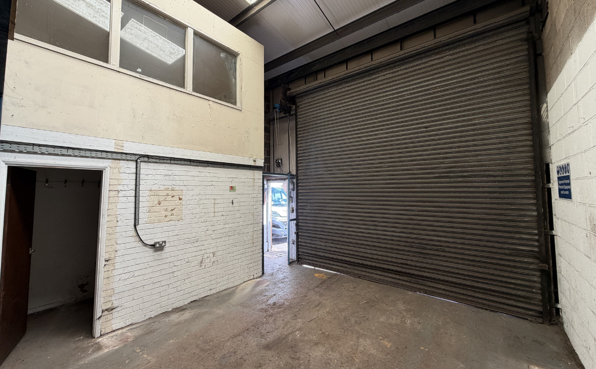 Industrial Unit in Chesterfield - photo 2