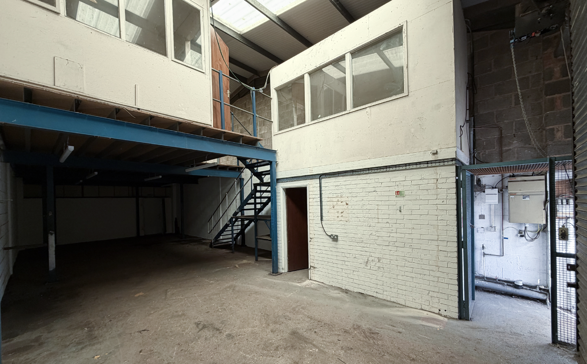 Industrial Unit in Chesterfield - photo 3