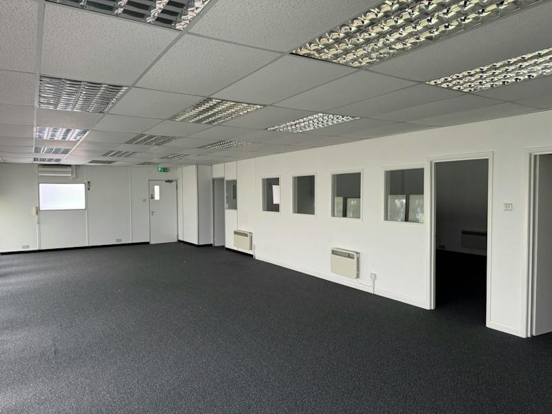 Industrial Unit in Egham - photo 3