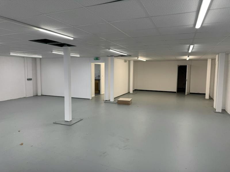 Industrial Unit in Egham - photo 4