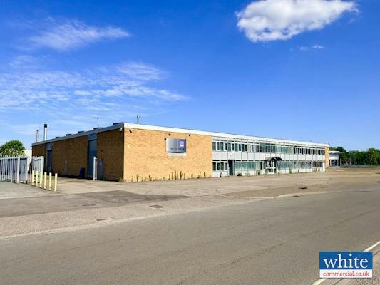 Industrial Unit in Banbury - photo 2