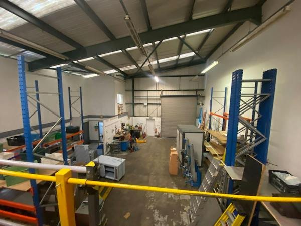 Industrial Unit in Droitwich - photo 2