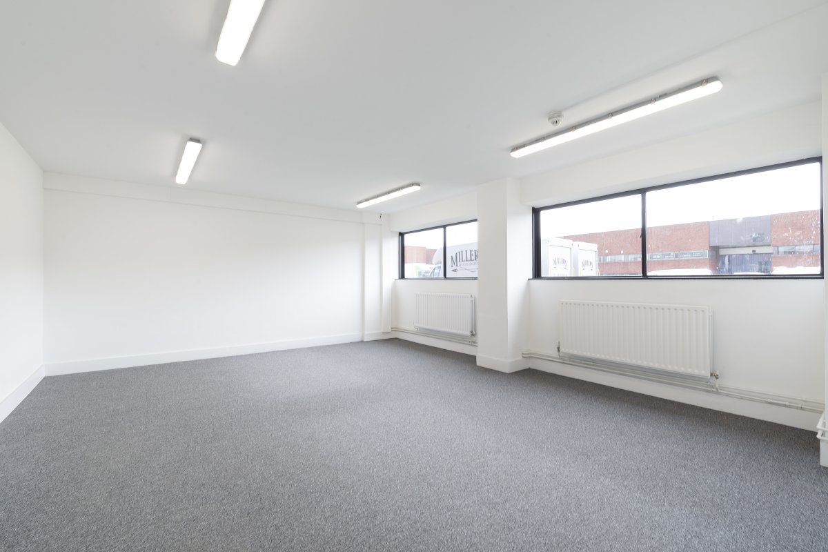 Industrial Unit in London - photo 4