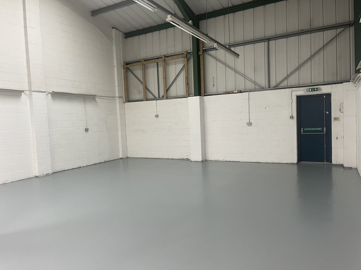 Industrial Unit in Southampton - photo 2