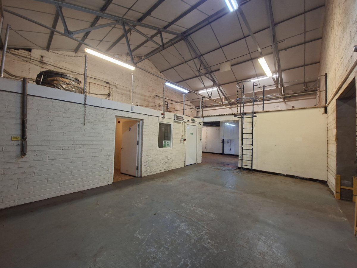 Industrial Unit in Dundee - photo 4