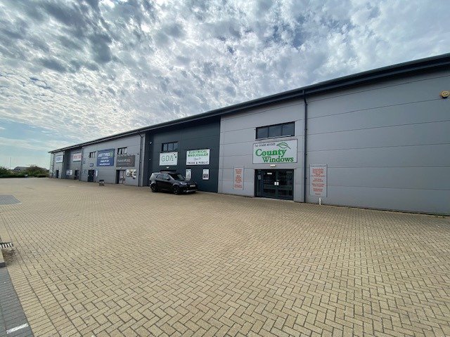 Industrial Unit in St. Ives - photo 2