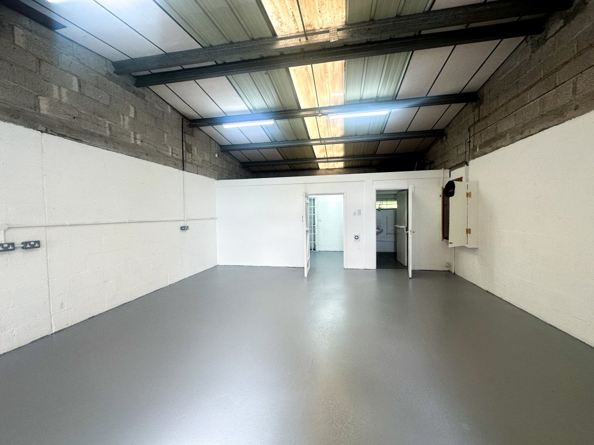 Industrial Unit in Falmouth - photo 2