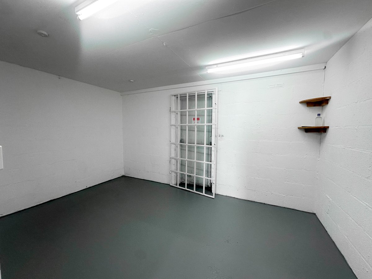 Industrial Unit in Falmouth - photo 3