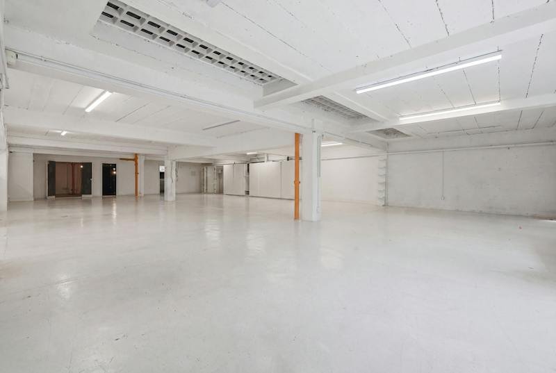 Industrial Unit in London - photo 3