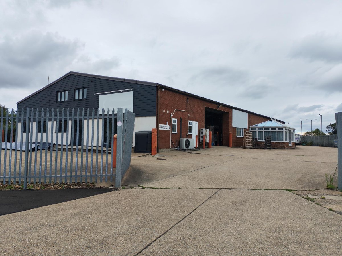Industrial Unit in Great Yarmouth - photo 2
