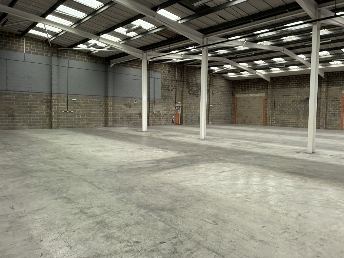Industrial Unit in Chessington - photo 2