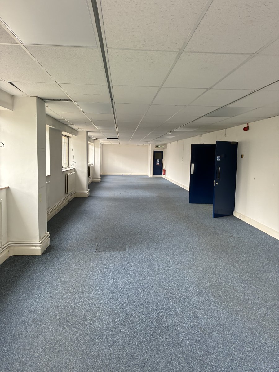 Industrial Unit in Chessington - photo 4