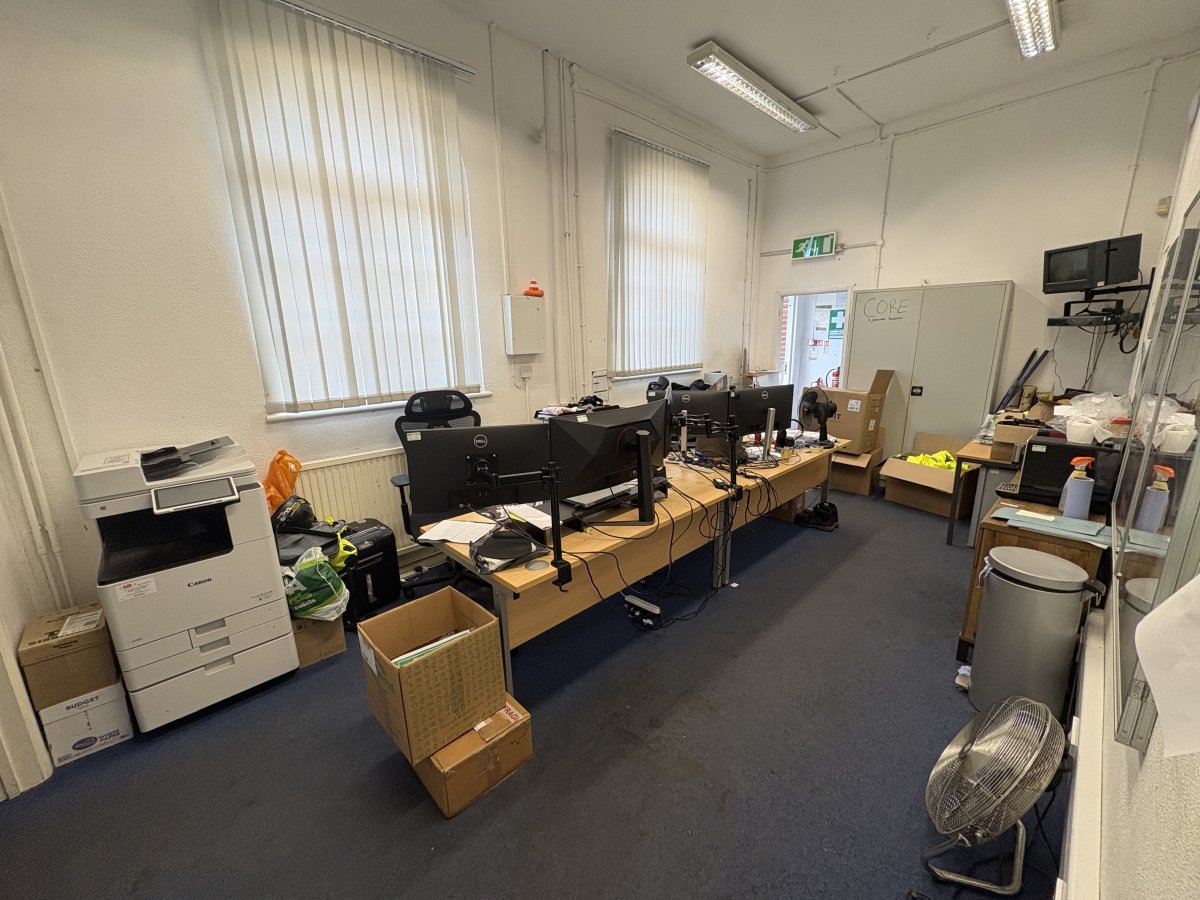 Industrial Unit in Winchester - photo 2