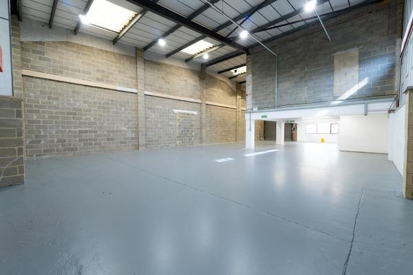 Industrial Unit in Croydon - photo 4
