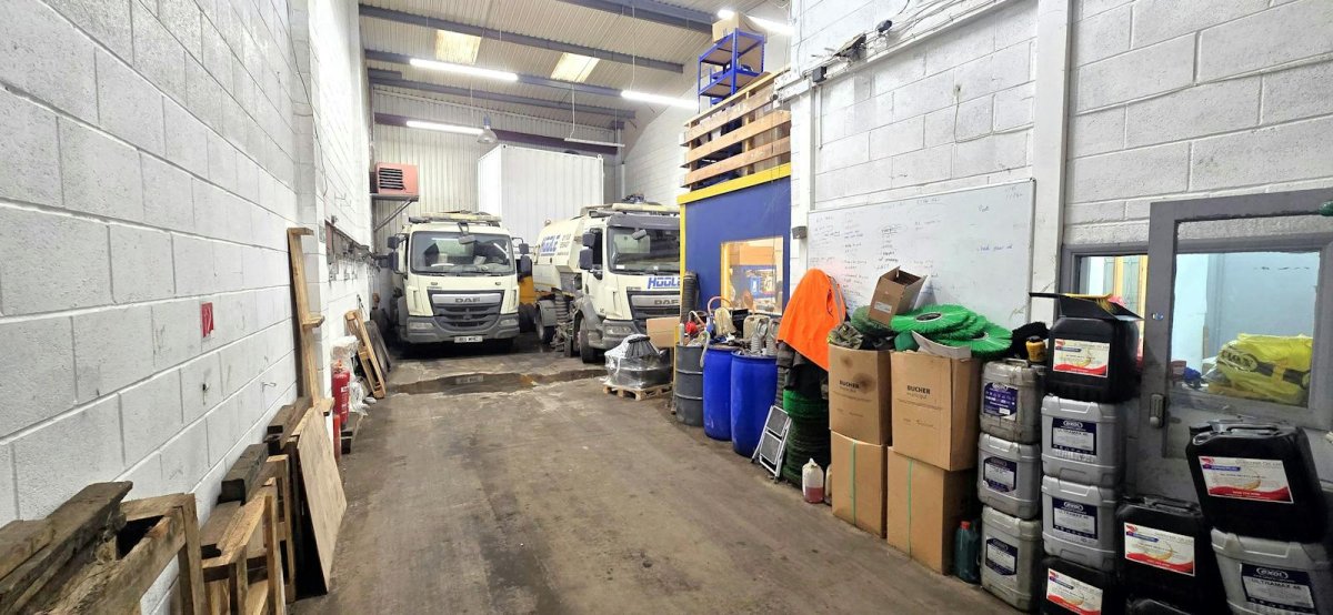 Industrial Unit in Rainham - photo 3