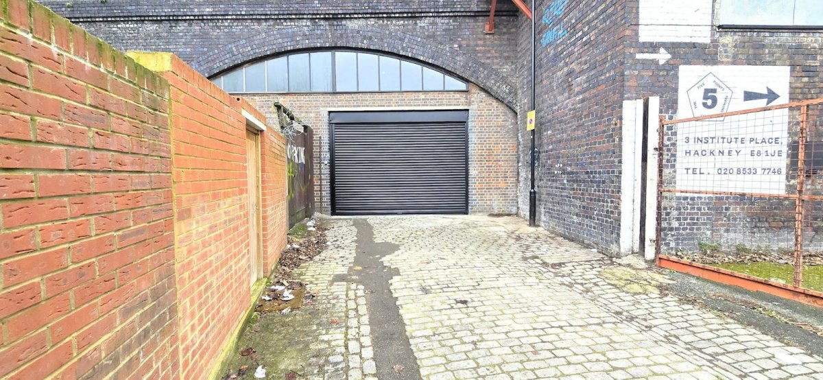 Industrial Unit in Hackney, London - photo 2
