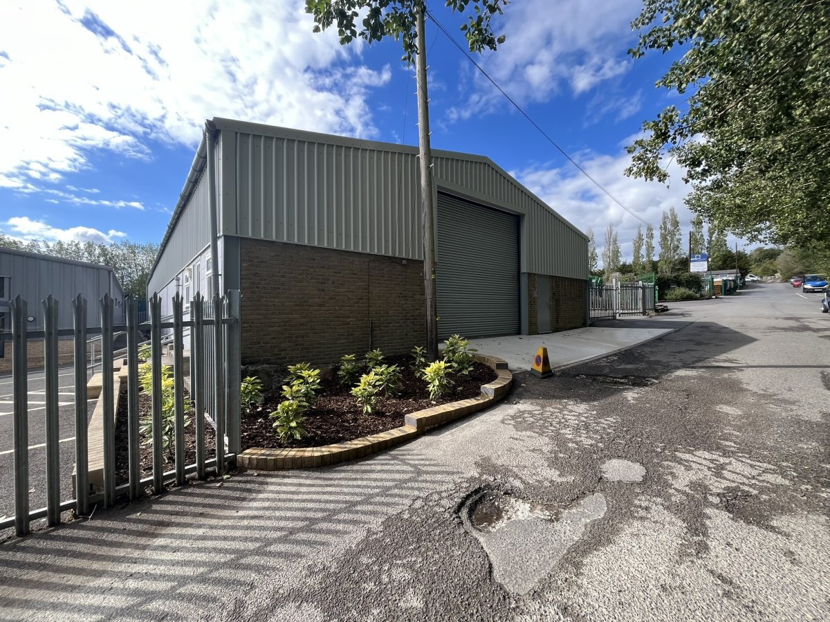 Industrial Unit in Worthing - photo 2
