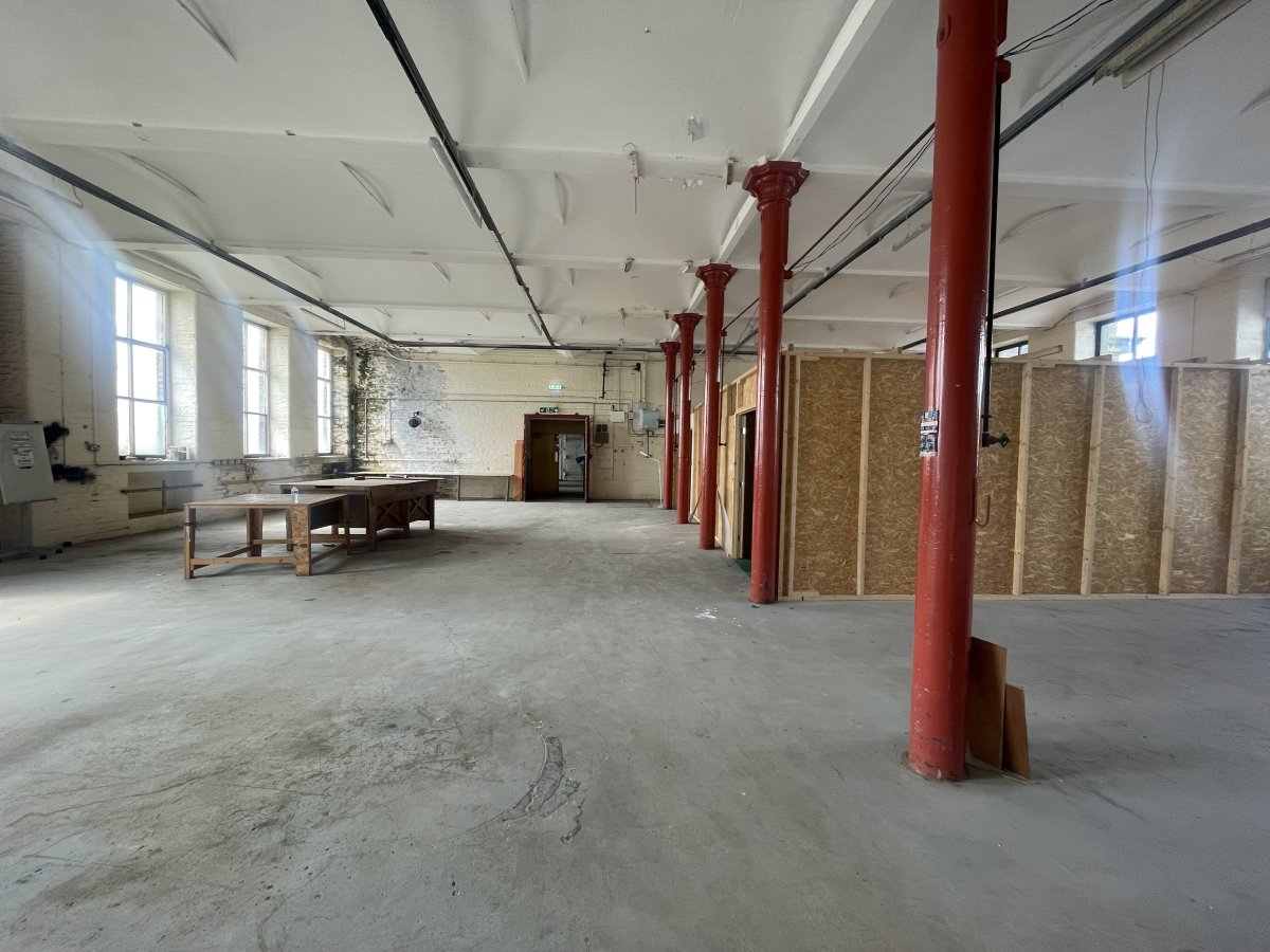 Industrial Unit in Bradford - photo 2