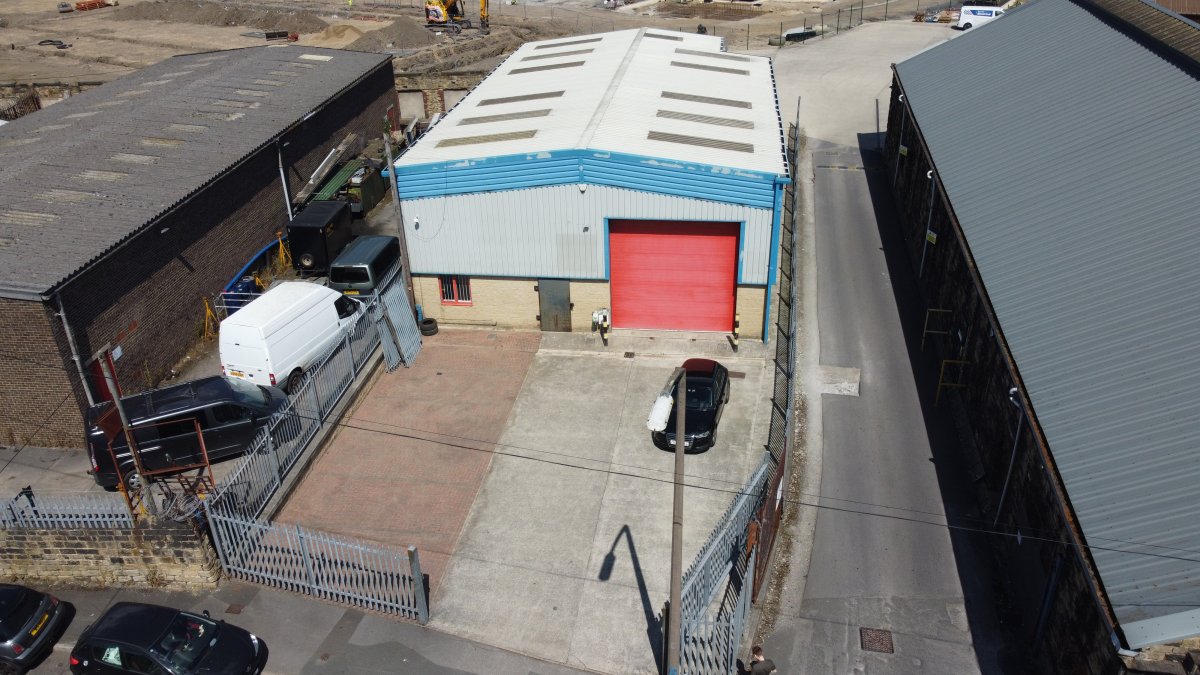 Industrial Unit in Keighley - photo 2