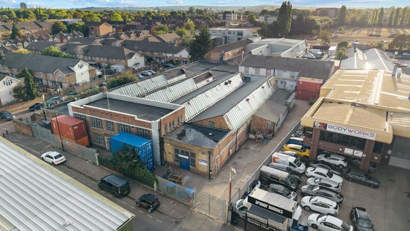 Industrial Unit in London - photo 4