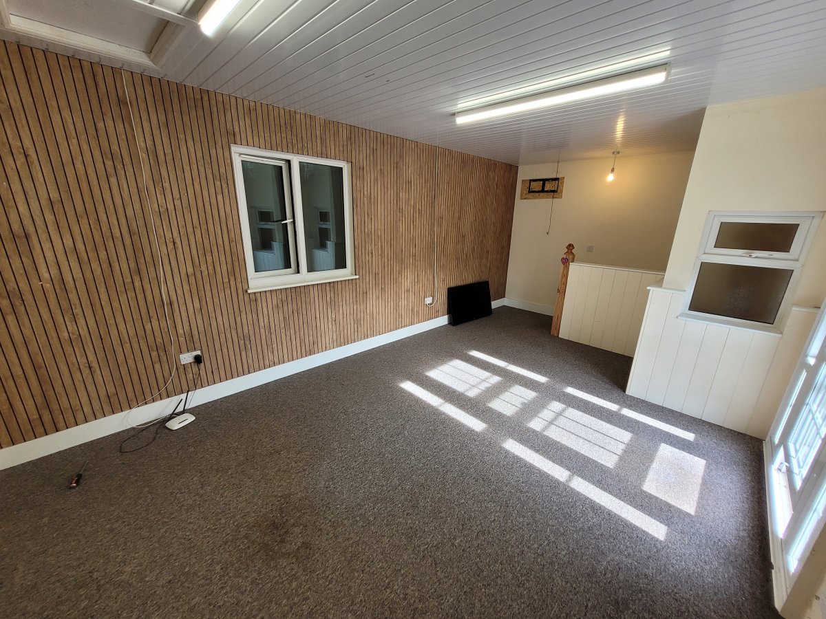 Industrial Unit in St Neots - photo 3