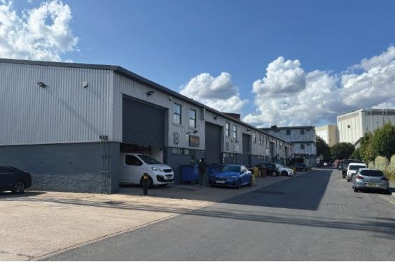 Industrial Unit in London - photo 3