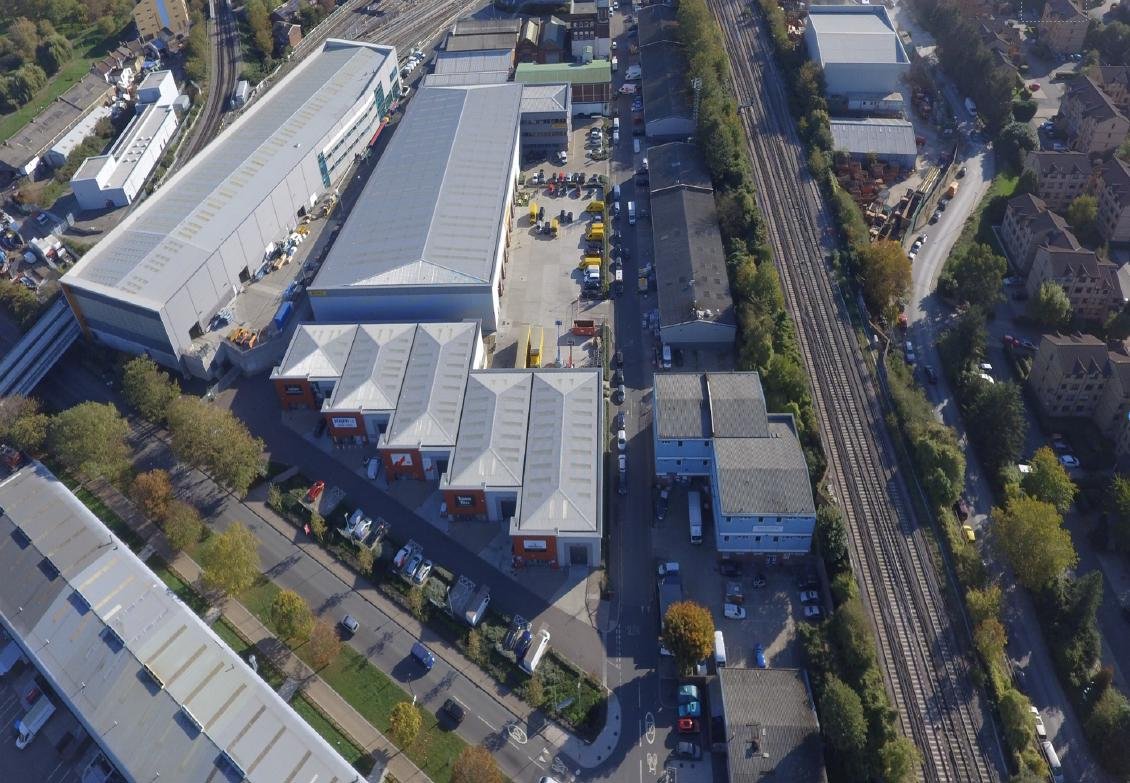 Industrial Unit in London - photo 2