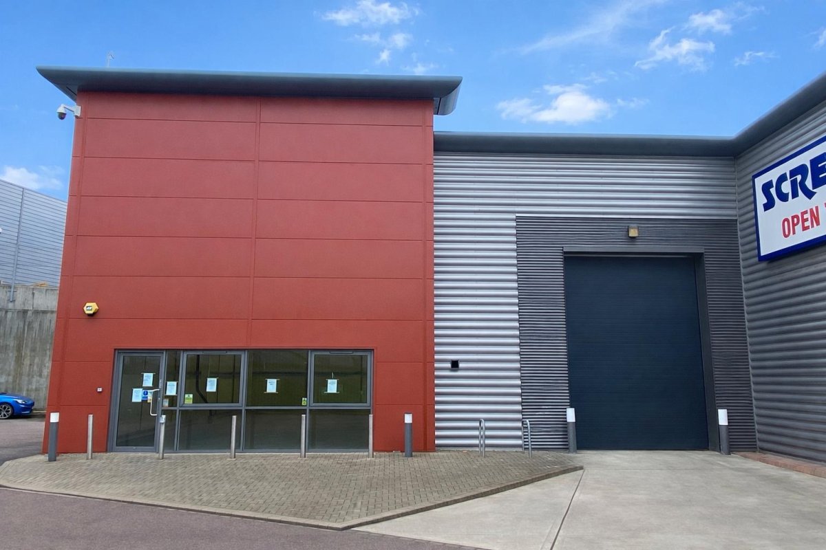 Industrial Unit in London - photo 3
