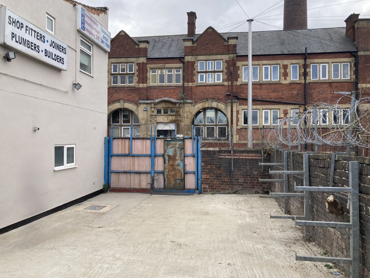 Industrial Unit in Sheffield - photo 3