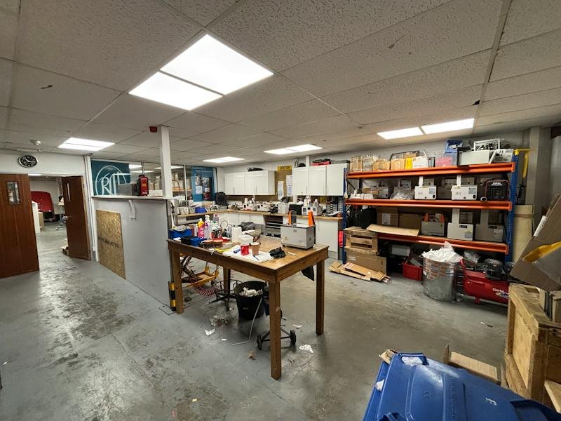 Industrial Unit in Whitchurch - photo 2