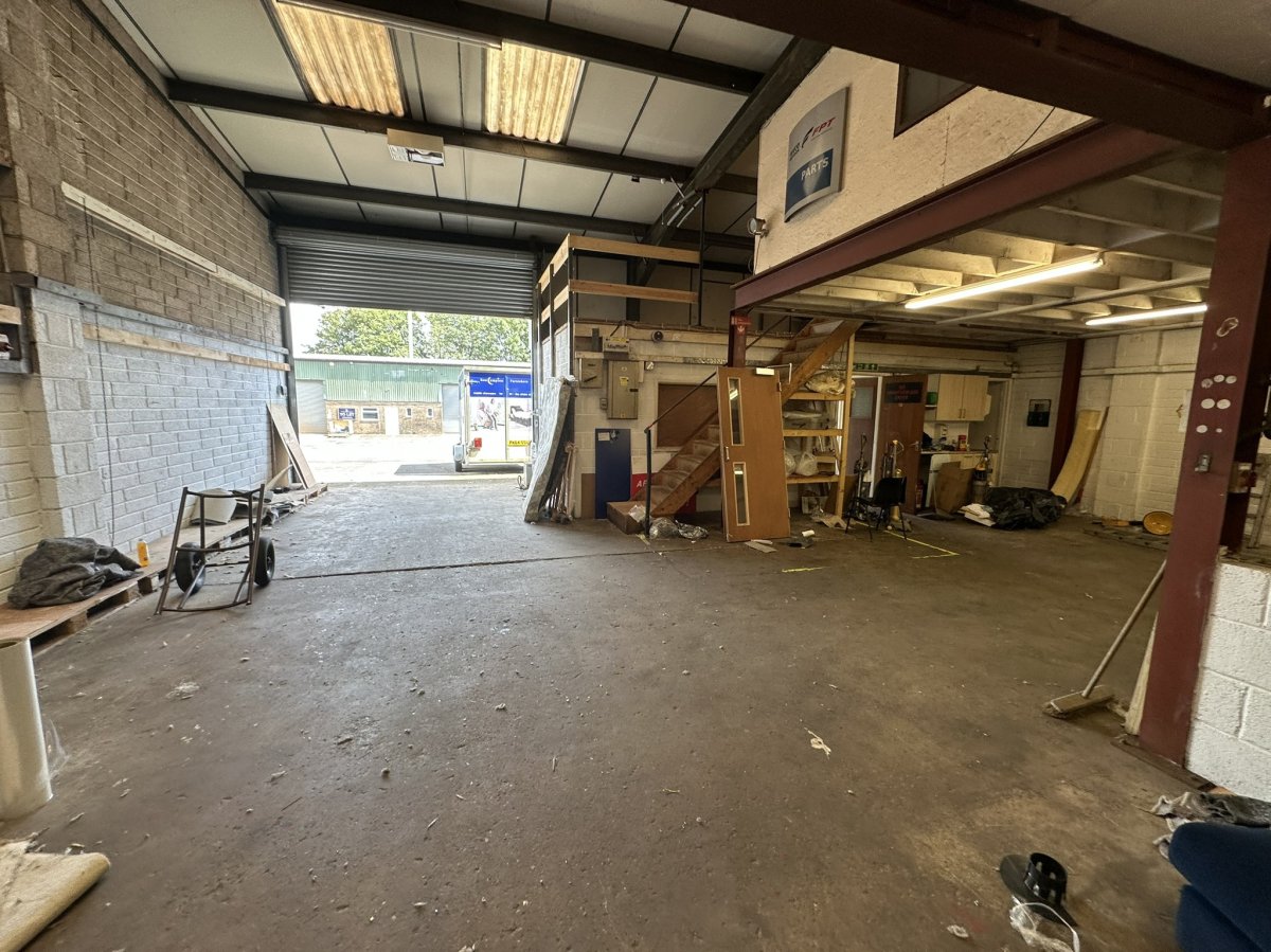 Industrial Unit in Brixham - photo 2
