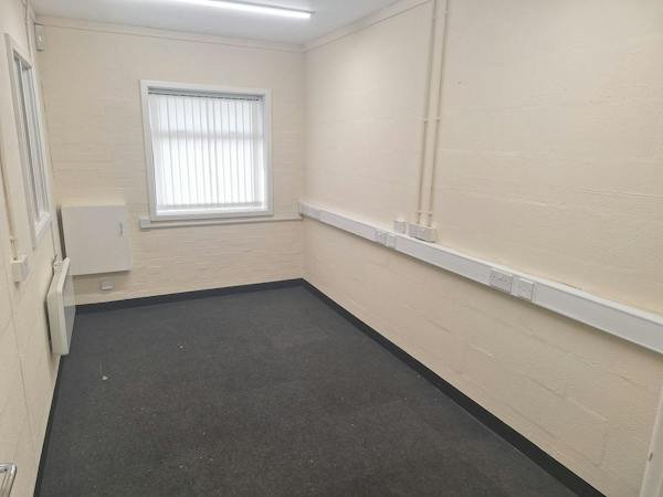 Industrial Unit in Winsford - photo 4
