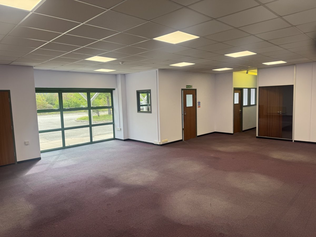 Industrial Unit in Burton On Trent - photo 3