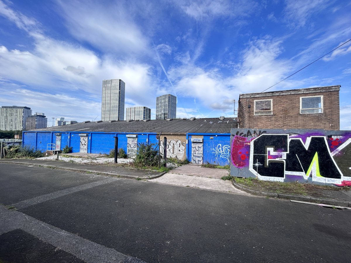 Industrial Unit in Manchester - photo 2