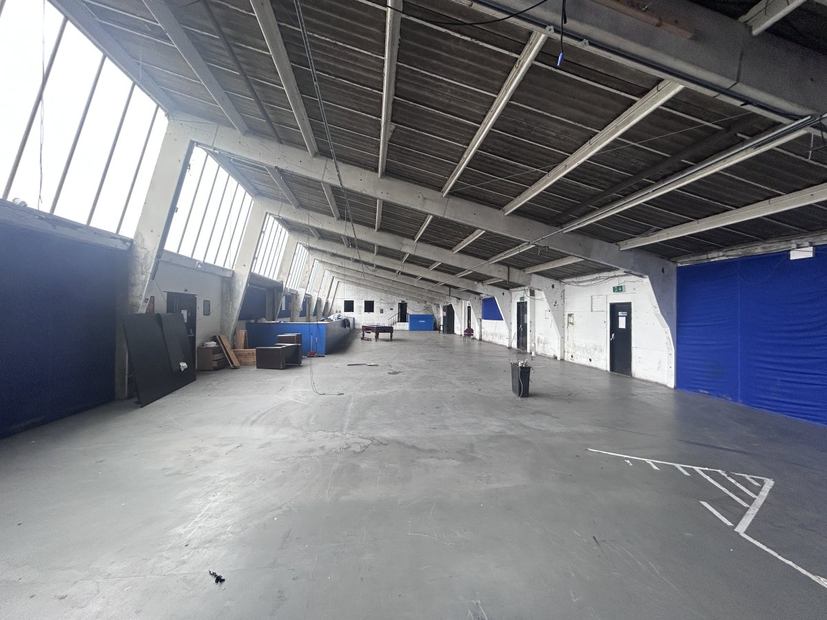 Industrial Unit in Manchester - photo 4