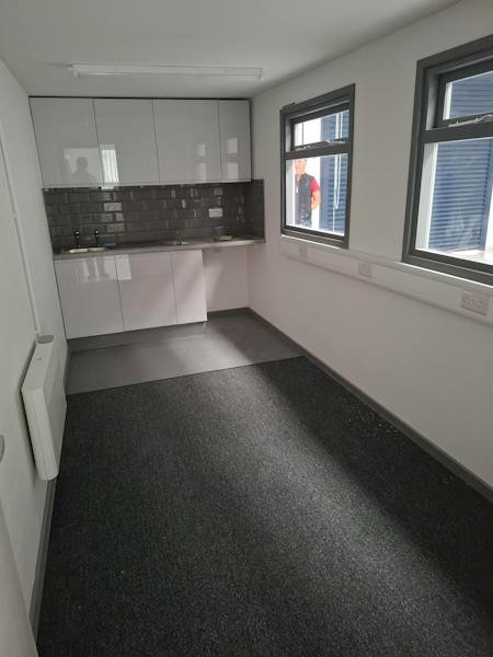 Industrial Unit in Oldbury - photo 4