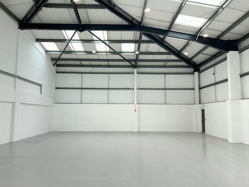 Industrial Unit in Thatcham - photo 2
