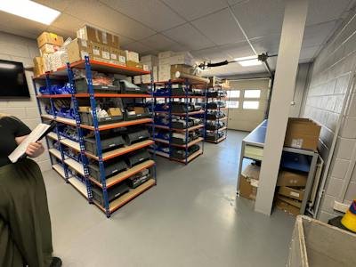 Industrial Unit in Waterlooville - photo 3