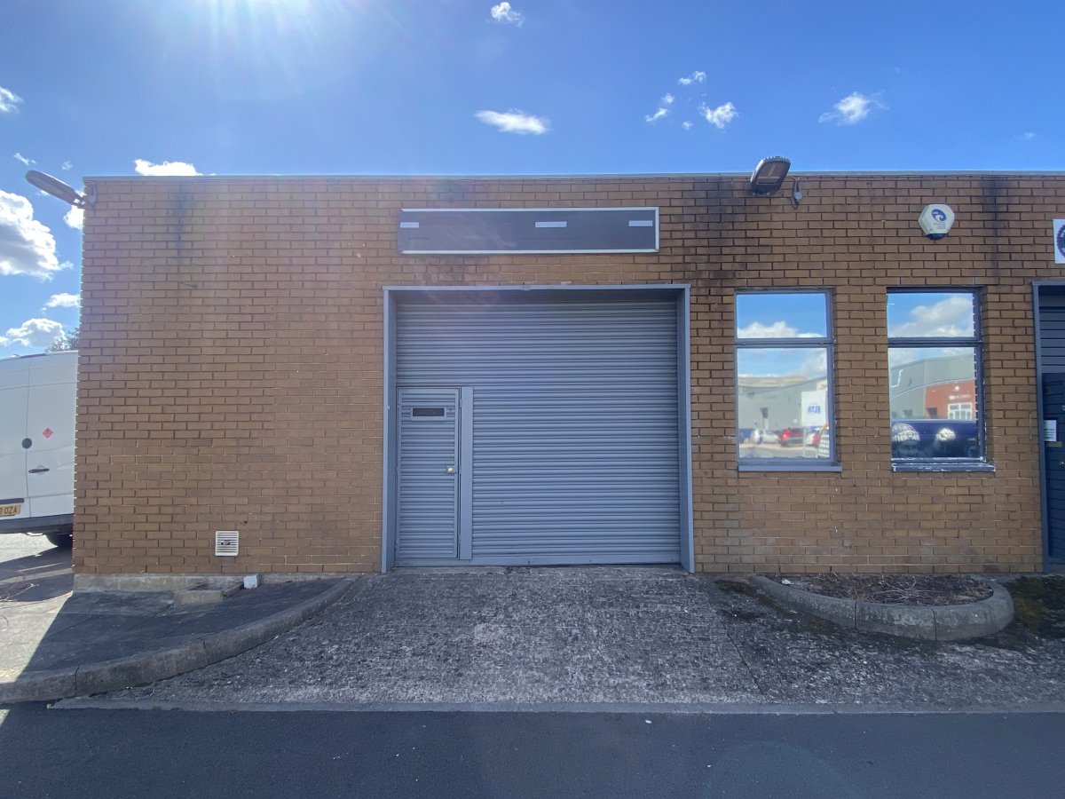 Industrial Unit To Let, Kingswinford, West Midlands