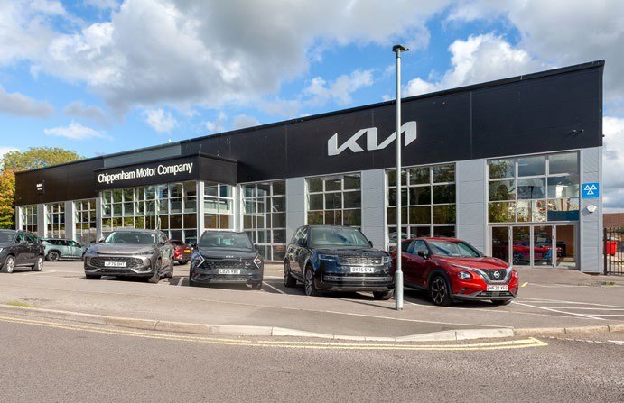 Industrial Unit in Bumpers Farm Industrial Estate - photo 2
