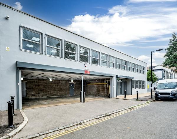 Industrial Unit in London - photo 4
