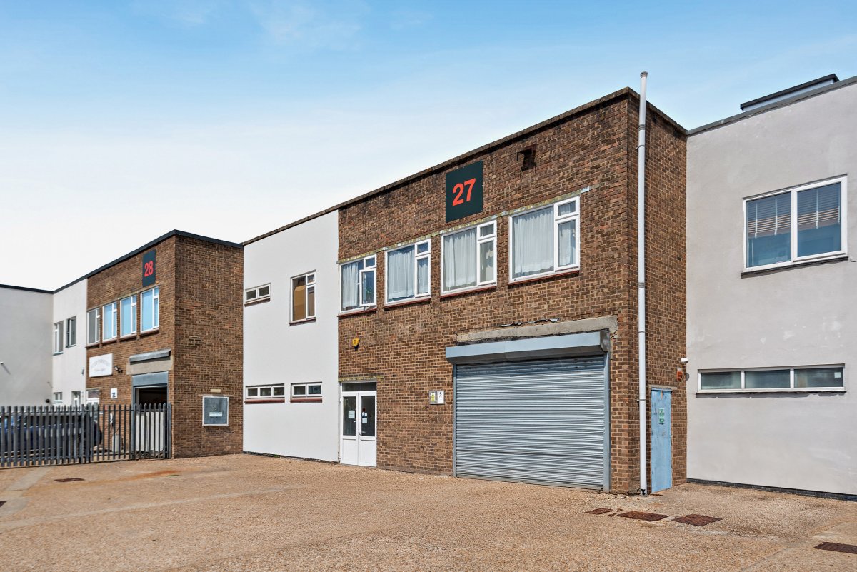 Industrial Unit in Partridge Green - photo 2