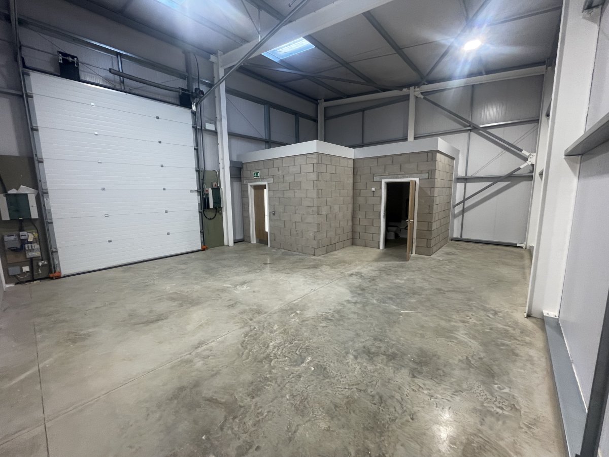 Industrial Unit in Peterborough - photo 3