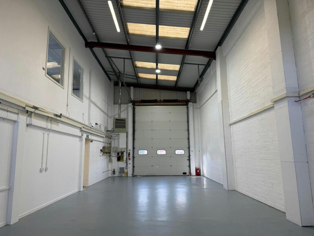 Industrial Unit in Waterlooville - photo 4
