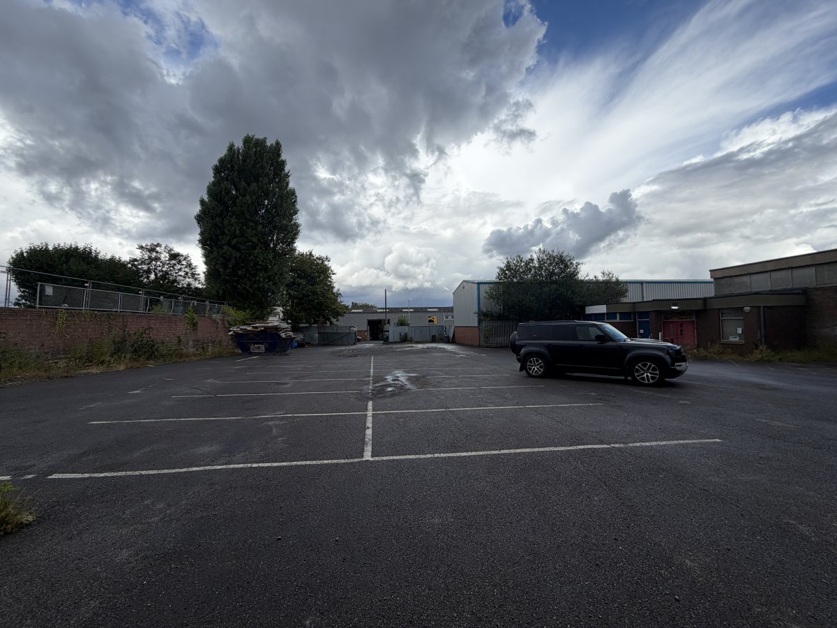 Industrial Unit in Stourbridge - photo 2