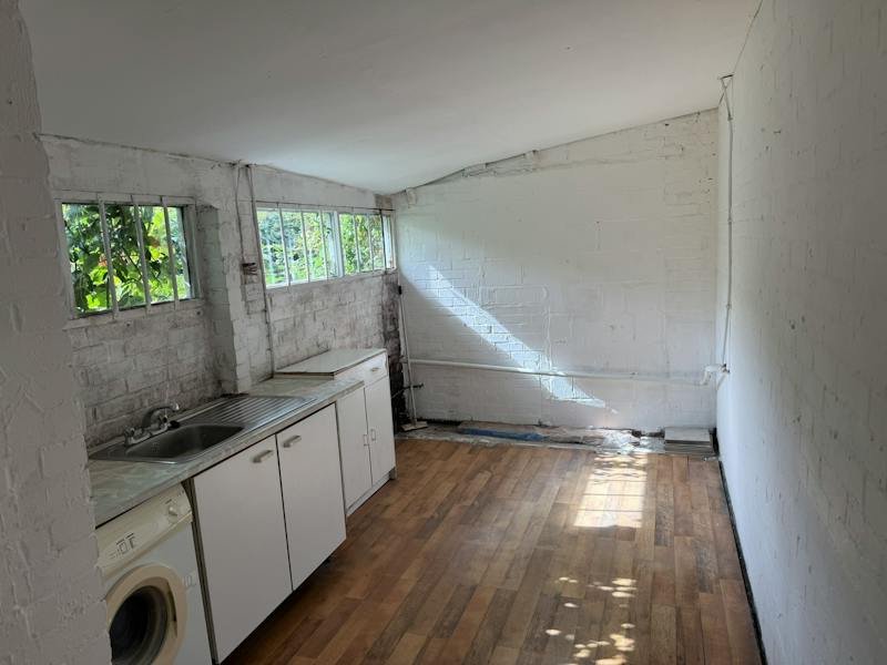 Industrial Unit in Addlestone - photo 3