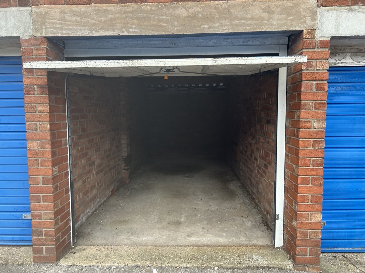Industrial Unit in Doncaster - photo 2