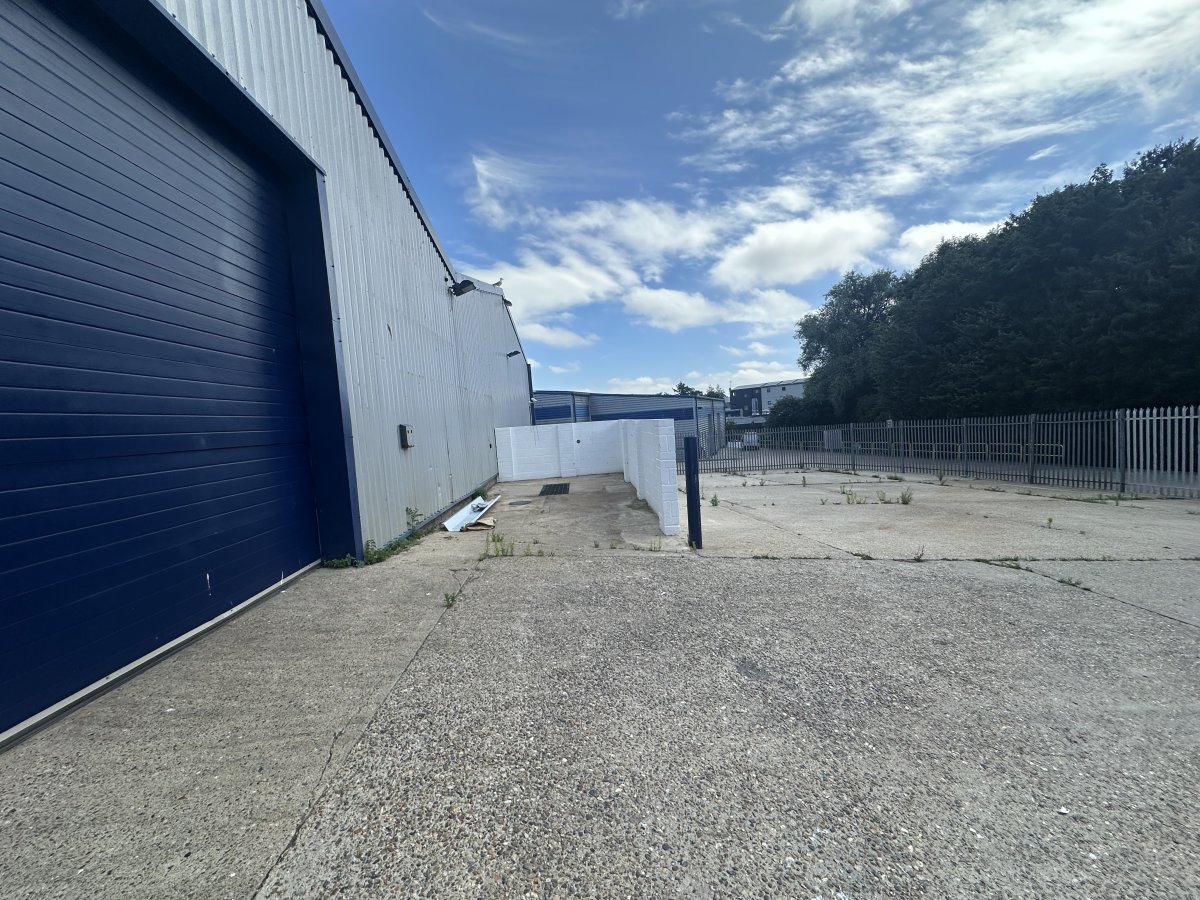 Industrial Unit in Ashford - photo 4